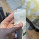 Shampoing Anti-Jaune & Racines Saines – Neutralise les reflets jaunes, illumine blondes et gris 200ml photo review