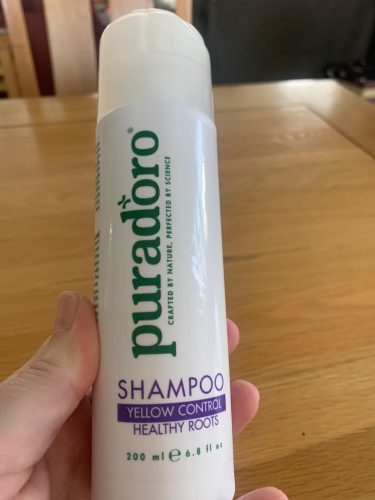 Shampoing Anti-Jaune & Racines Saines – Neutralise les reflets jaunes, illumine blondes et gris 200ml photo review
